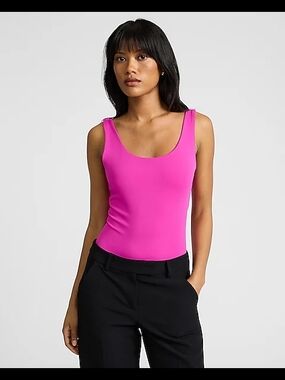 Express Women's Scoop Neck Tank Top in Bright Pink MEDIUM